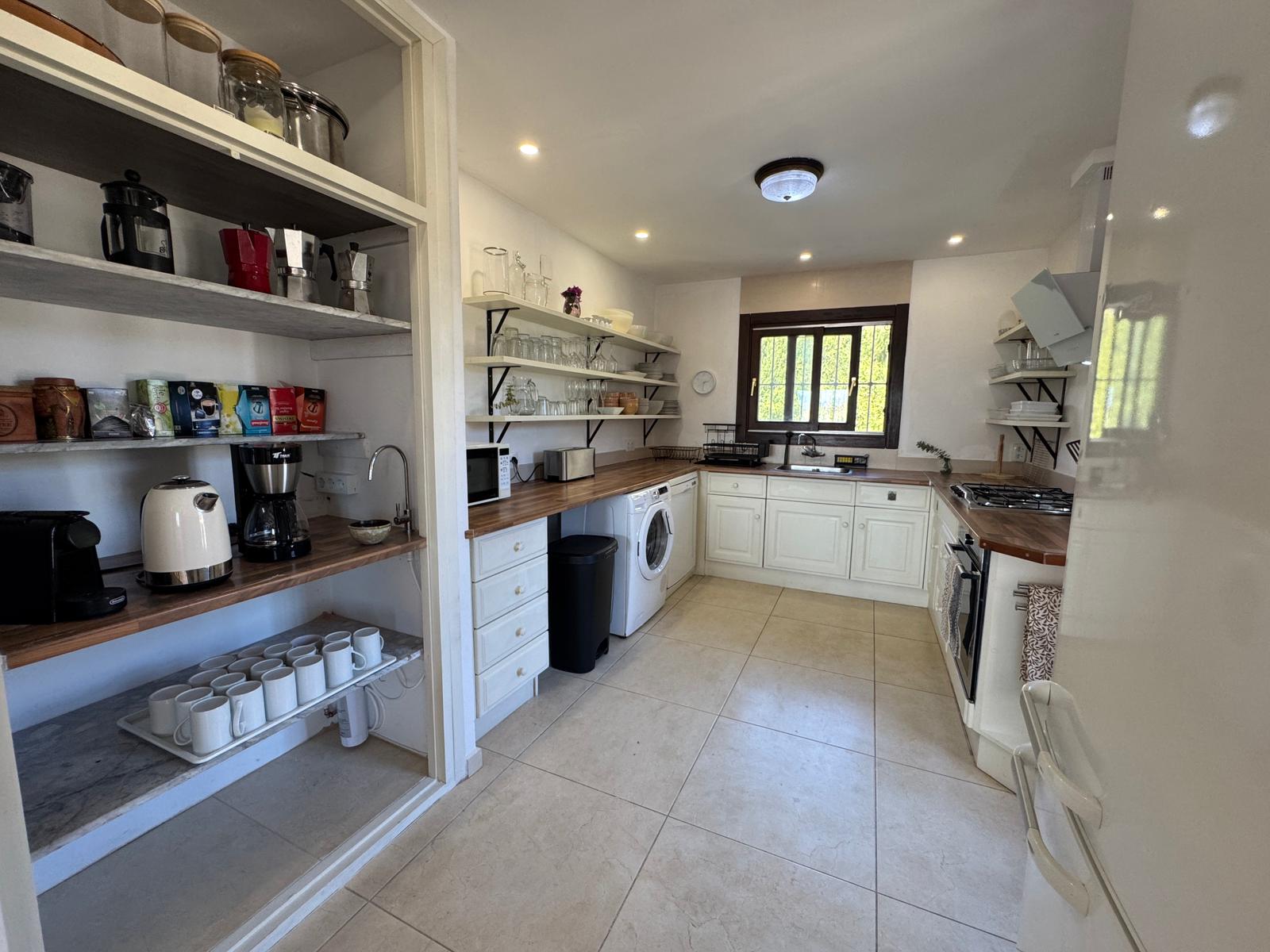 Fully equipped modern kitchen